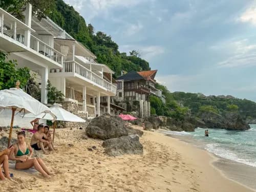 Bingin Beach